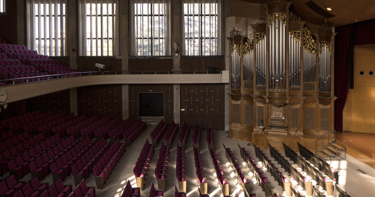 Retro Japan: Natural light pours into Fukuoka Jo Gakuin school buildings