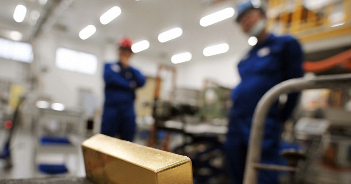 In Photos: How Japan company makes gold bars from recycled metal