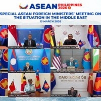 東南アジア諸国連合（ASEAN）の臨時外相会合のオンライン会議画面＝13日（フィリピン政府提供）