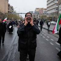 「エルサレムの日」にイスラエルのパレスチナ占領に抗議する人々＝イランの首都テヘランで2026年3月13日、AP