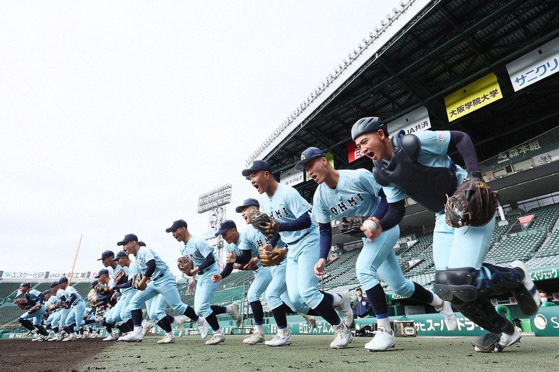 センバツ甲子園練習スタート 「夢の球場」で感触確認 トップは近江