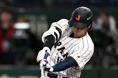 1次リーグの韓国戦で中前打を放つ日本代表の大谷翔平選手＝東京ドームで2026年3月7日、西夏生撮影