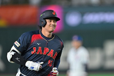 1次リーグの台湾戦で満塁本塁打を放ちダイヤモンドを回る大谷翔平選手＝東京ドームで2026年3月6日、新宮巳美撮影