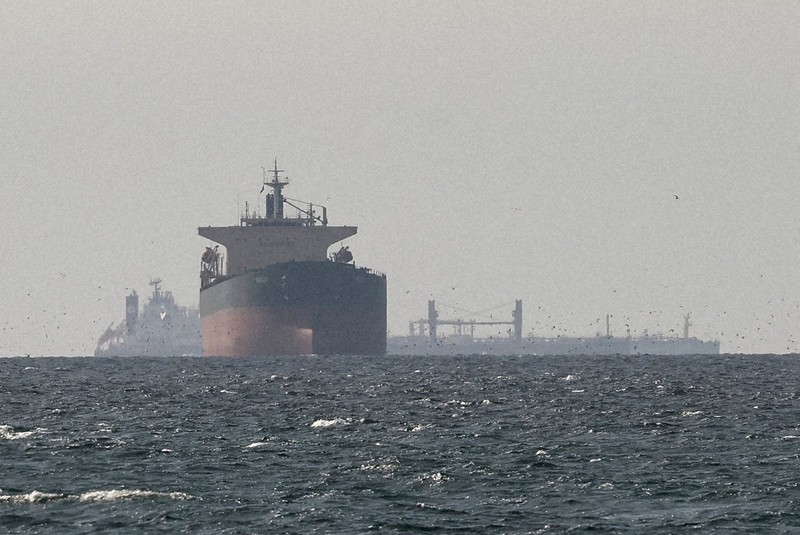 ホルムズ海峡近くを航行するタンカー＝アラブ首長国連邦で2026年3月11日、ロイター