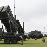 報道陣向けに公開された航空自衛隊の地上配備型迎撃ミサイル「PAC3」の訓練＝福岡県春日市の陸上自衛隊福岡駐屯地で2020年9月24日午前10時10分、平川昌範撮影