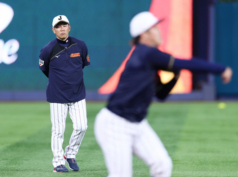 緊急事態に井端采配ピタリ 佐藤・森下の阪神コンビが大活躍 WBC | 毎日新聞