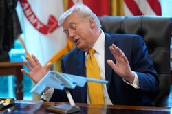 イラン攻撃に踏み切ったトランプ米大統領には忠言する政権幹部が不在とされている＝AP