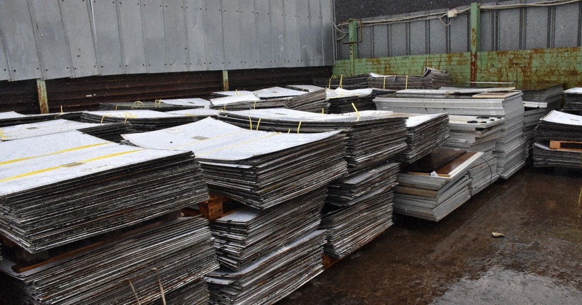 太陽光パネルの処理計画義務化、法案を決定　大規模事業者が対象