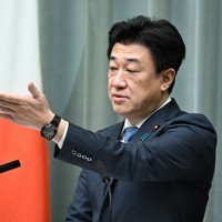 記者会見で質問者を指名する木原稔官房長官＝首相官邸で2026年3月9日午前11時13分、平田明浩撮影