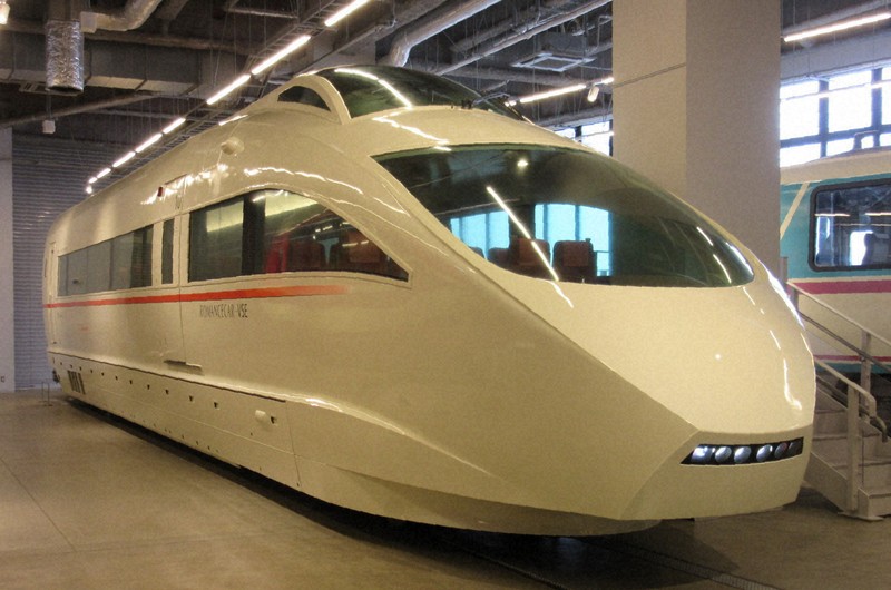 白いロマンスカー」再び ミュージアムで19日から一般展示 | 毎日新聞