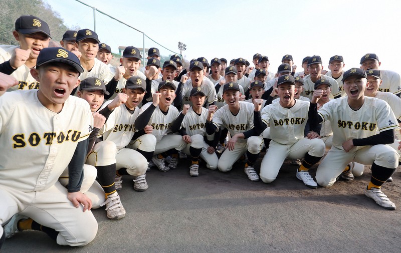 33年ぶり出場の崇徳 軟式が4日間延長五十回で話題も センバツ | 毎日新聞