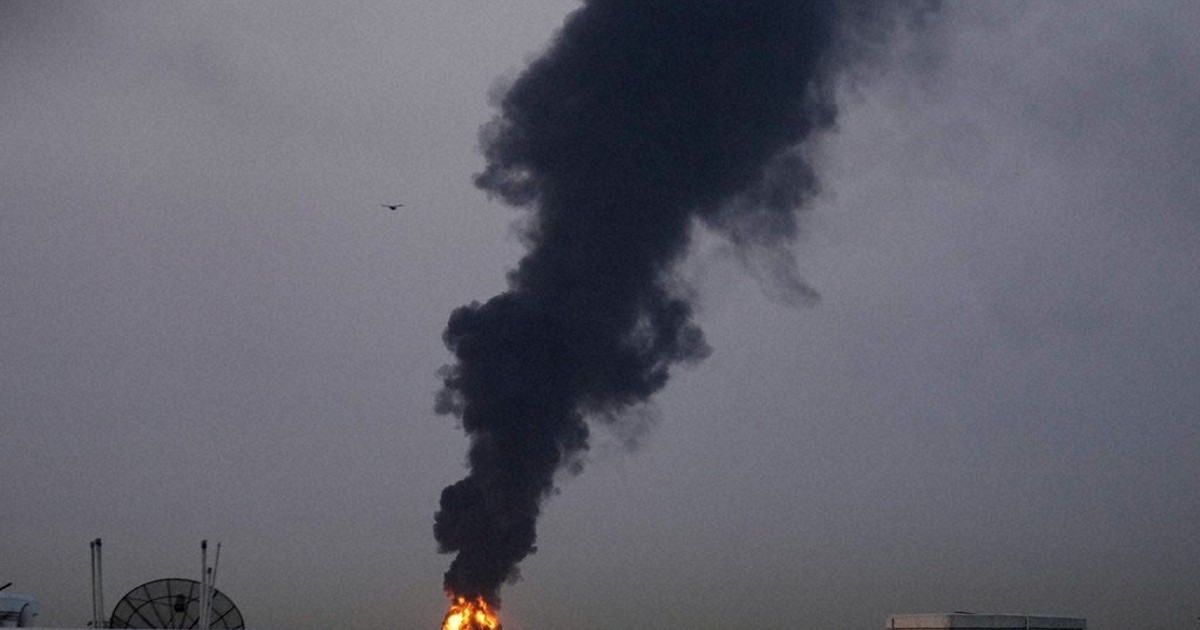 Iran launches barrage of missiles after Israel kills 2 of its top officials