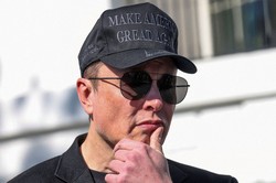 テスラCEO イーロン・マスク氏＝REUTERS/Kevin Lamarque