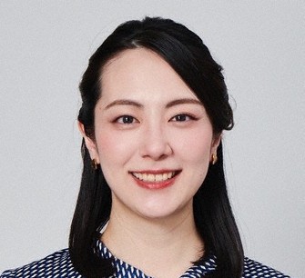 室谷由紀女流二段揮毫 （額縁付き）/ 将棋高級プラ駒 / 将棋ソフト盤 棋界新時代：「直接観戦」の場、広がれば 将棋 室谷由紀女流三段