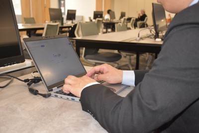 把握や管理ができていないAIが業務に入り込むことは、組織にとってリスクとなっている＝写真はイメージ