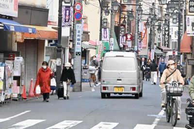 「帝京魂」と書かれた仲宿商店街の横断幕＝東京都板橋区で2026年2月16日、古瀬弘治撮影