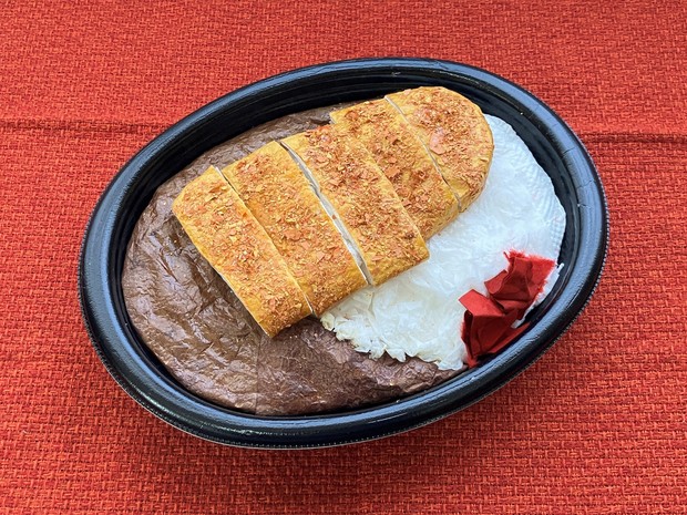 From paper to plate: 80-year-old Osaka man crafts stunning 'fake