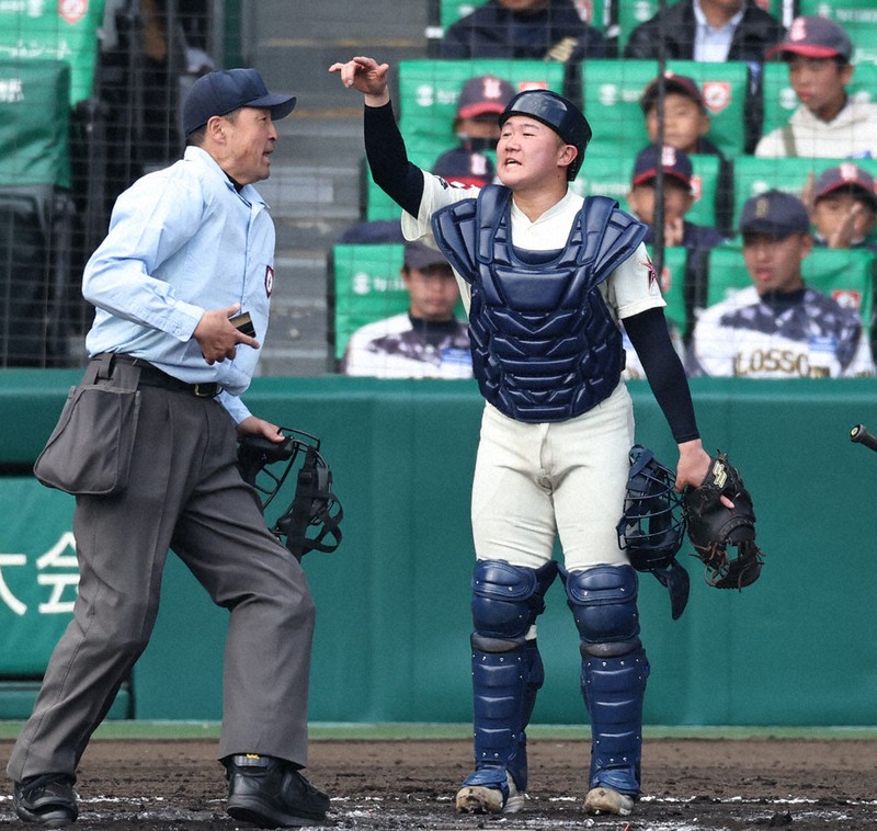 センバツ高校野球 八戸光星、十回猛攻 緊張の初戦制し 春通算10勝目