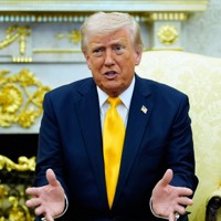 高市早苗首相との会談で発言するトランプ米大統領＝ワシントンのホワイトハウスで2026年3月19日、AP
