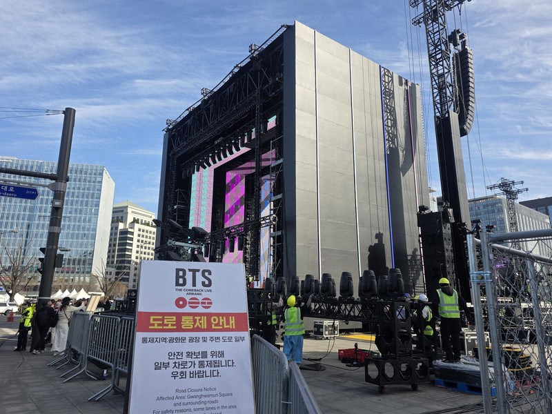 BTSの活動再開 経済効果はテイラー・スウィフトさんと同水準 | 毎日新聞