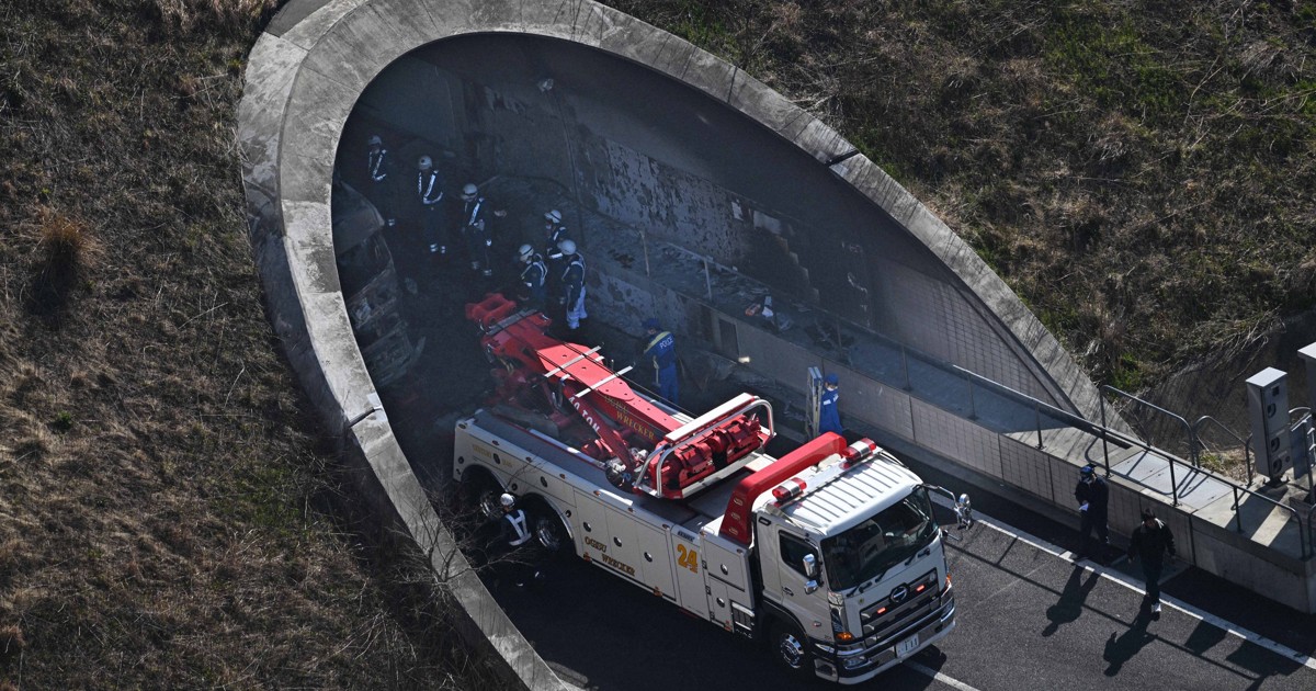 新名神高速の多重事故で5人死亡、2台炎上 容疑の運転手を逮捕 | 毎日新聞