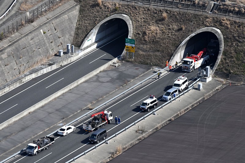 新名神高速のトンネルで多重事故 6人死亡 [写真特集9/8] | 毎日新聞