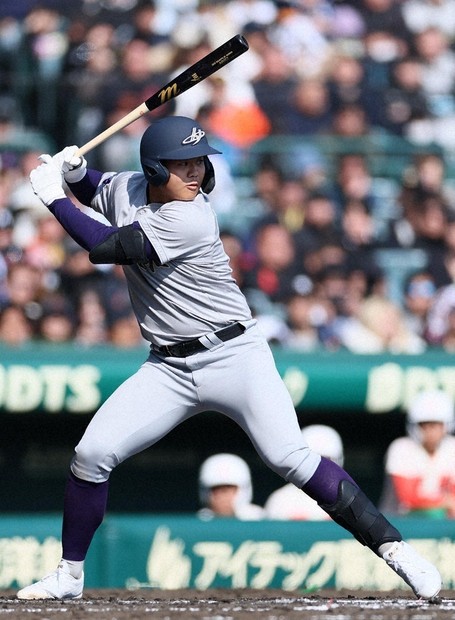 センバツ高校野球 花巻東粘り及ばず 再三の好守、スタンド沸く ／岩手