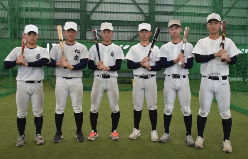 飛躍の春：センバツ高校野球 大垣日大 部員紹介／6止 外野手 神社で