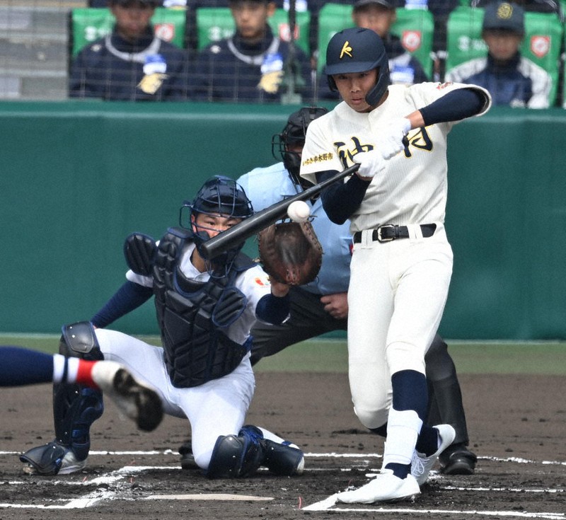 センバツ2026 1回戦 神村学園“王者”横浜降す 九回満塁しのぎ歓声