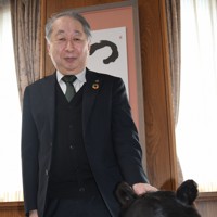 クマと共生する地方の未来について語る山形大の玉手英利学長＝山形市で2026年3月11日午前10時54分、長南里香撮影