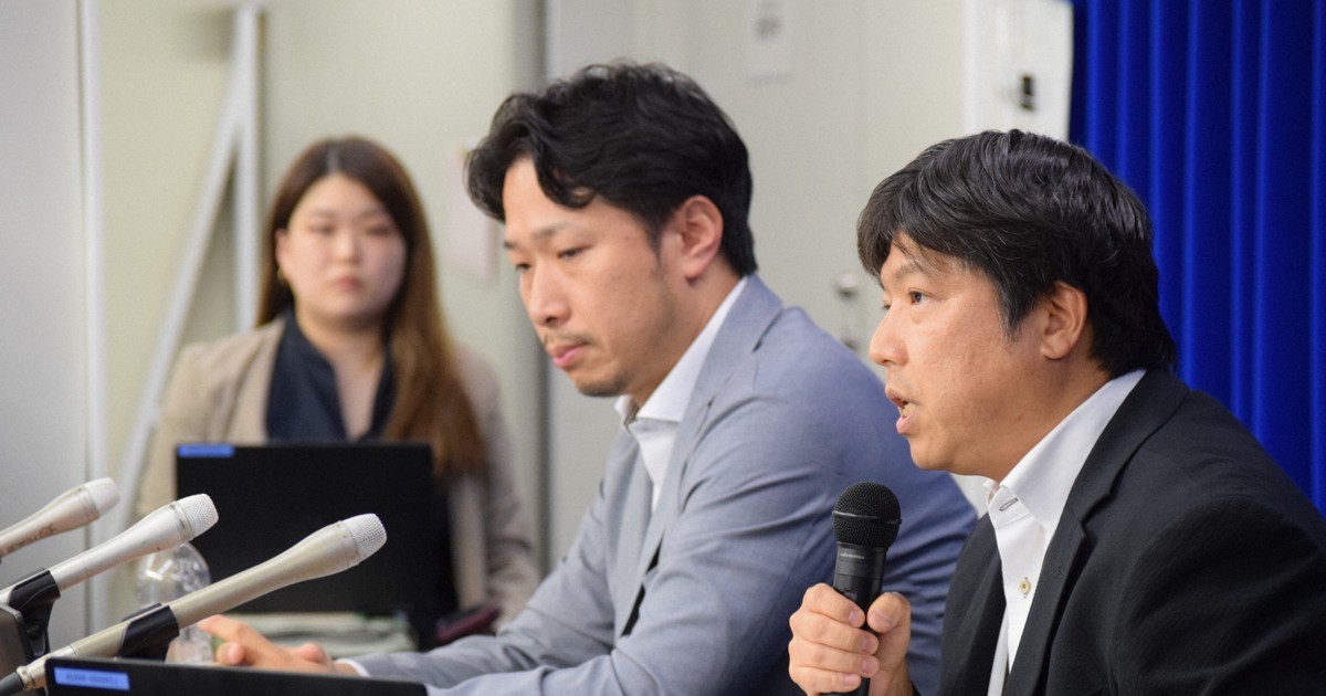 食材費を過大徴収していたグループホームの問題で、障害者総合支援法に基づく「連座制」の適用について説明する厚生労働省の担当者ら＝東京都千代田区で2024年6月26日、奥山はるな撮影