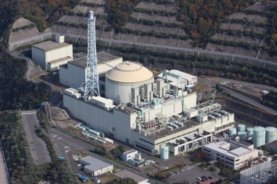 高速増殖原型炉もんじゅ＝福井県敦賀市で2025年11月23日、本社ヘリから西村剛撮影