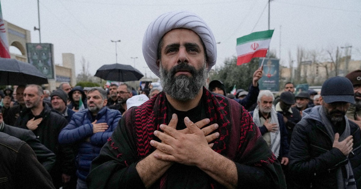 Iran threatens tourism sites and US sends more Marines to Middle East as Trump hints at wind-down