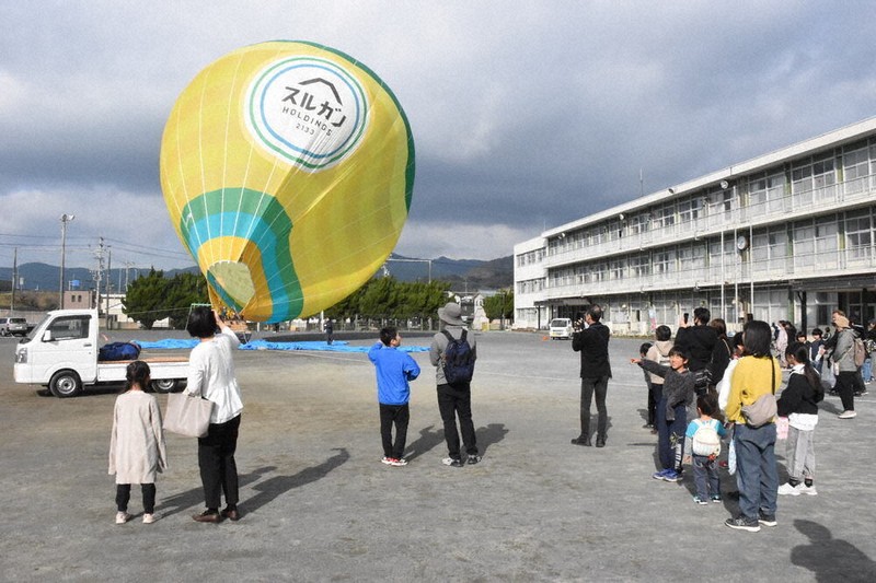 在校生ら校舎に別れ 静岡市立小など 統廃合4校閉校 ／静岡 | 毎日新聞