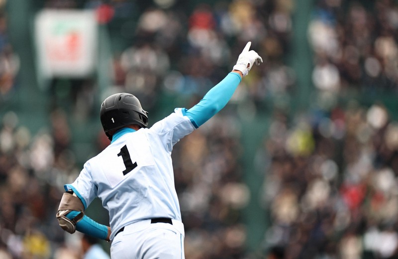 #桐蔭#高校野球#グラコン#ミズノ#甲子園#神奈川#最終値下げ 定価35000 山梨学院・菰田が衝撃の先制ソロ 負傷交代も初戦突破 センバツ | 毎日新聞