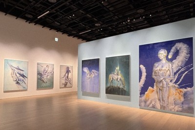 最初の展示室には大型のキャンバス作品が並ぶ