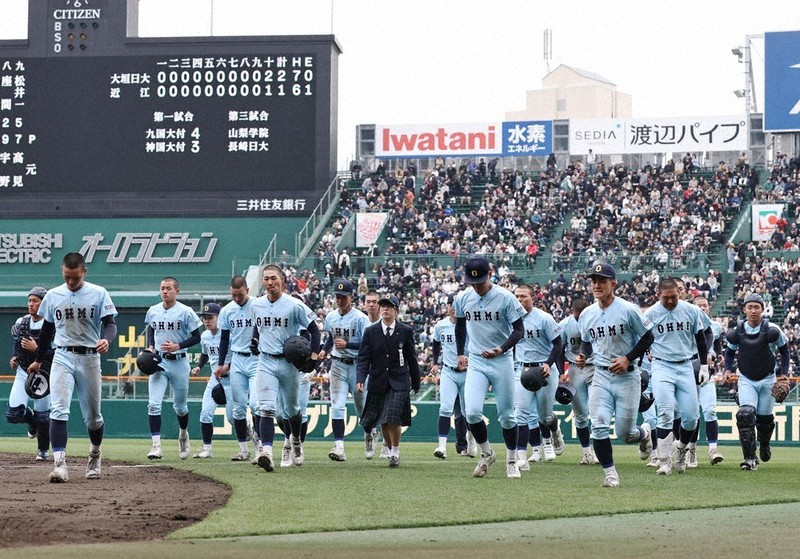 センバツ2026 近江、激闘の末惜敗 ナインに温かな拍手 ／滋賀 | 毎日新聞
