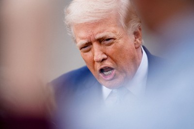 記者団の取材に応じるトランプ米大統領＝ワシントンのホワイトハウスで2026年3月20日、ロイター
