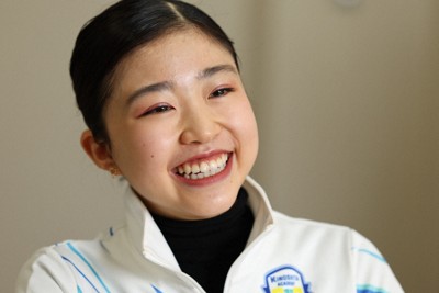 インタビューに答える千葉百音選手＝木下アカデミー京都アイスアリーナで2026年3月11日、村田貴司撮影
