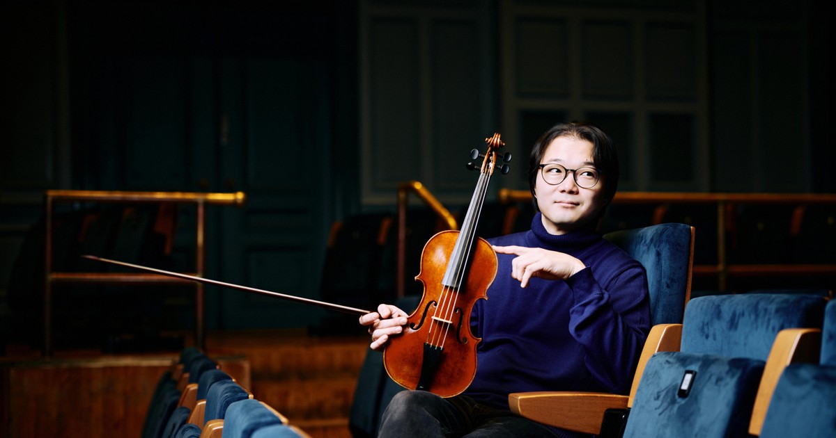 サントリー音楽賞にバイオリニスト・指揮者の佐藤俊介さん