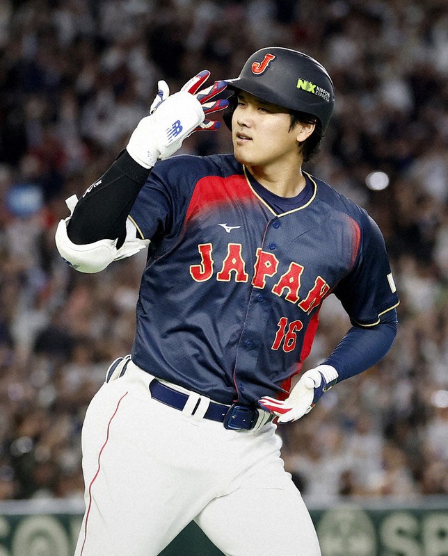 大谷翔平のWBCユニホーム、2億円超で落札 台湾戦で着用 | 毎日新聞