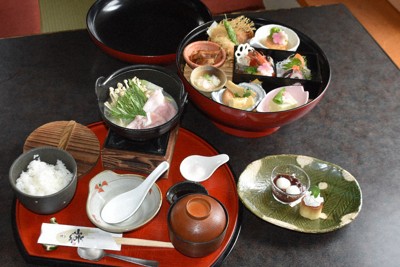 山水亭のお殿様料理「大名御膳」＝壬生町で