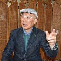 2018年8月にヒグマを駆除した際の状況を説明する池上治男さん＝北海道砂川市で2026年3月17日午後3時34分、小林大輝撮影
