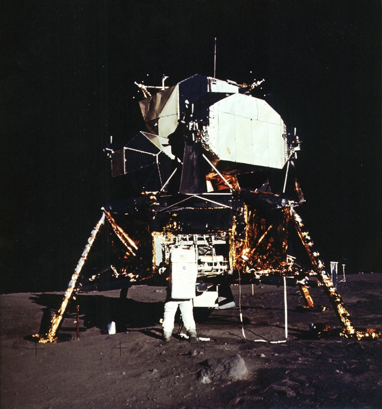 月面に立つ着陸船「イーグル」＝1969年7月20日撮影（米航空宇宙局提供）
