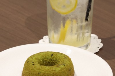 藤井聡太王将が午後のおやつに選んだ焼きドーナツ・抹茶、はちみつレモンのソーダ割り＝大阪府高槻市の関西将棋会館で2026年3月25日午後3時、西村剛撮影