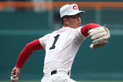 【智弁学園－神村学園】力投する智弁学園の先発・杉本真滉＝阪神甲子園球場で2026年3月25日、岩本一希撮影