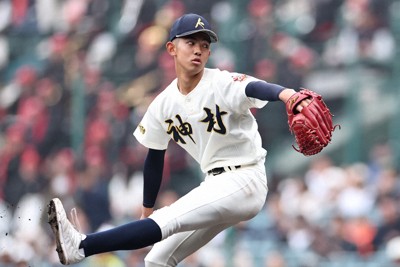 【智弁学園－神村学園】力投する神村学園の先発・龍頭汰樹＝阪神甲子園球場で2026年3月25日、玉城達郎撮影