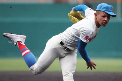 【花咲徳栄－日本文理】力投する花咲徳栄の先発・黒川凌大＝阪神甲子園球場で2026年3月25日、岩本一希撮影