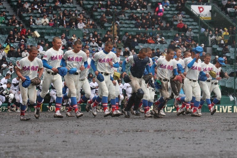 センバツ高校野球 花咲徳栄 23年ぶり8強 打線が爆発、無失点継投