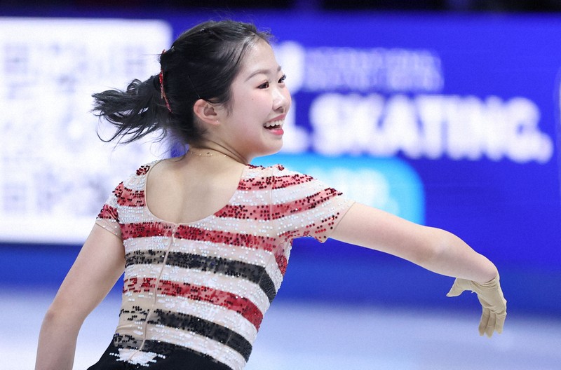 坂本花織が1位発進 千葉百音が2位、中井亜美は8位 世界フィギュア女子